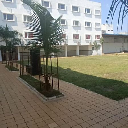 Hotel Shri Vardhan Ujjain Exteriör bild