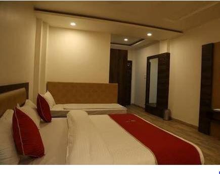 Hotel Shri Vardhan Ujjain Exteriör bild