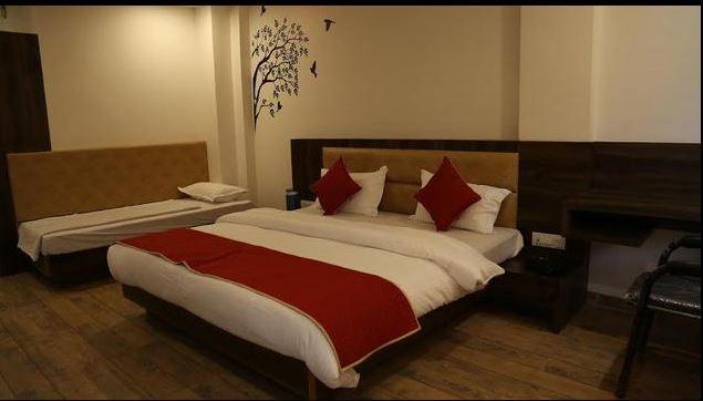 Hotel Shri Vardhan Ujjain Exteriör bild